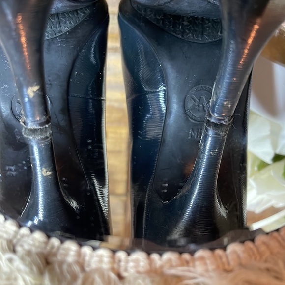 đź’‹Michael Kors Navy Blue Pump - Picture 8 of 8